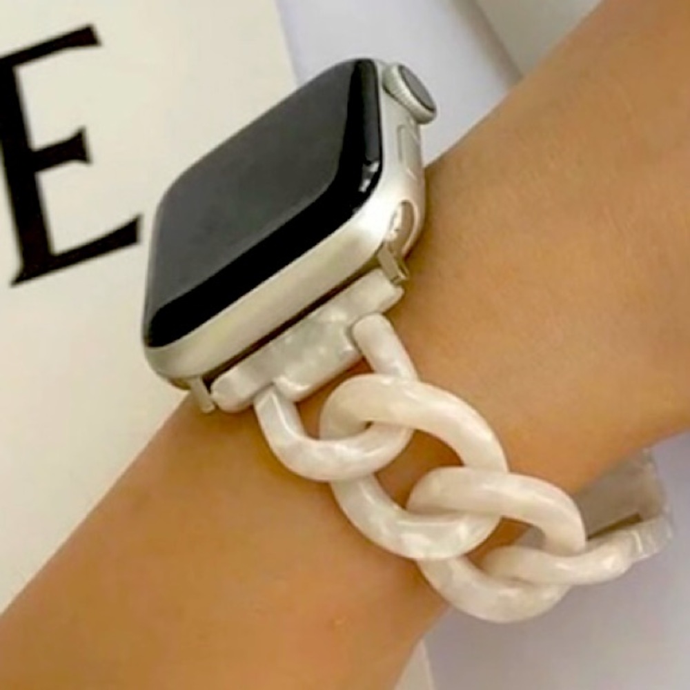 Resin link chain Apple Watch band white